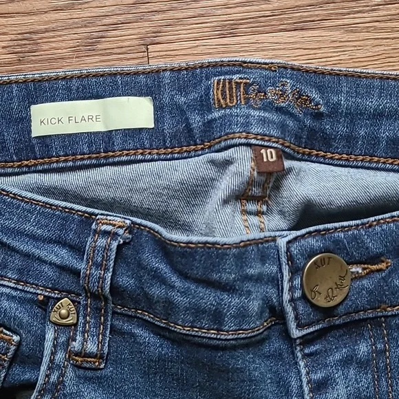 Kut From The Kloth Kick Flare Capri Dark Blue Jean Stretch Womens Size 10 - Picture 11 of 14